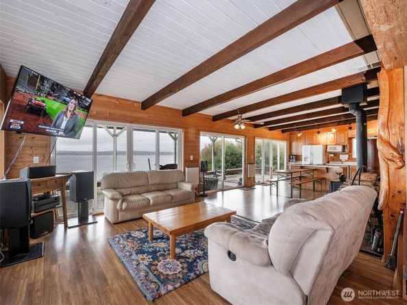 26 E Port Gardener Dr, Everett WA 98206