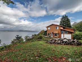 26 E Port Gardener Dr, Everett WA 98206