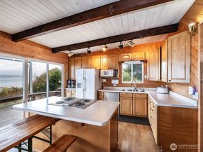 26 E Port Gardener Dr, Everett WA 98206