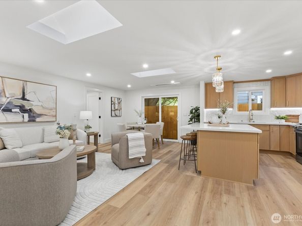 4007 W Emerson Street, Seattle WA 98199