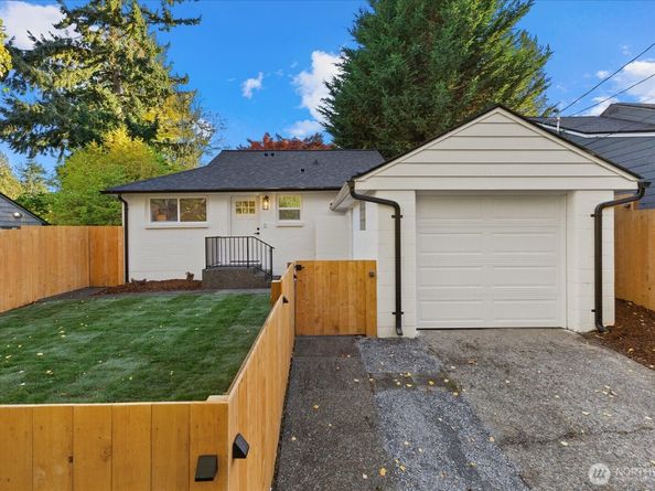 4007 W Emerson Street, Seattle WA 98199