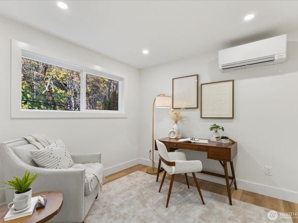 4007 W Emerson Street, Seattle WA 98199