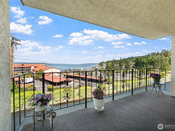 28313 Redondo Way S 102, Des Moines WA 98198