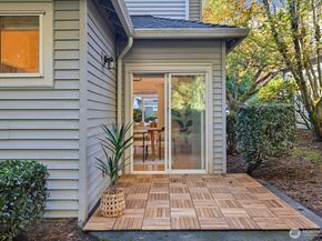 18003 NE 93rd Court 3, Redmond WA 98052