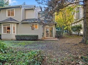 18003 NE 93rd Court 3, Redmond WA 98052