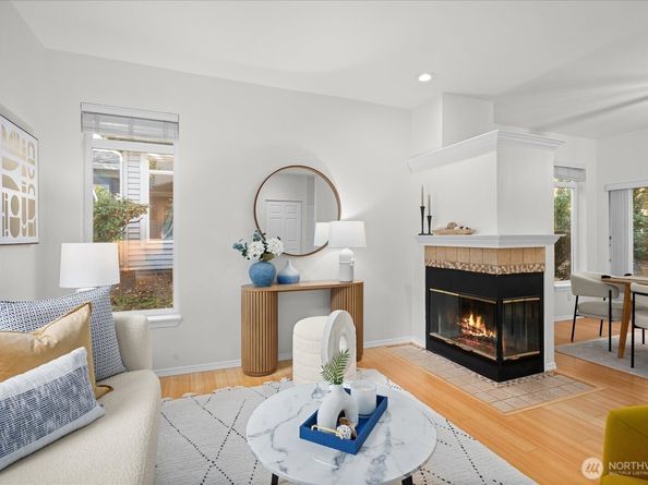 18003 NE 93rd Court 3, Redmond WA 98052