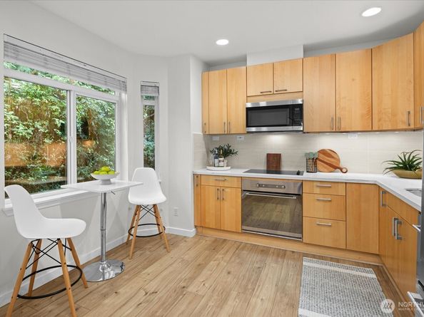 18003 NE 93rd Court 3, Redmond WA 98052