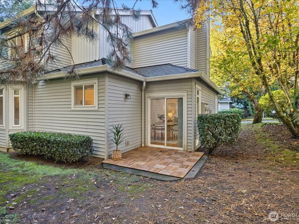 18003 NE 93rd Court 3, Redmond WA 98052