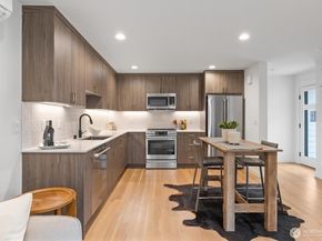 2212 Broadway E, Seattle WA 98102