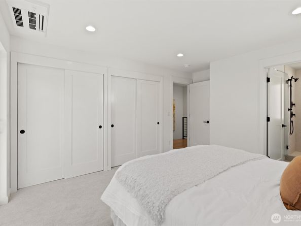 2212 Broadway E, Seattle WA 98102