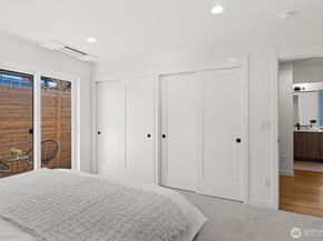 2212 Broadway E, Seattle WA 98102