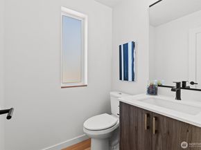 2212 Broadway E, Seattle WA 98102