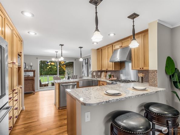 6524 NE 171st Place, Kenmore WA 98028