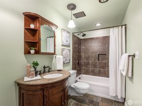 6524 NE 171st Place, Kenmore WA 98028