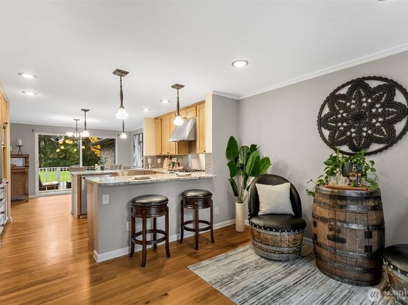 6524 NE 171st Place, Kenmore WA 98028