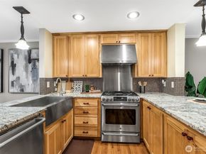 6524 NE 171st Place, Kenmore WA 98028