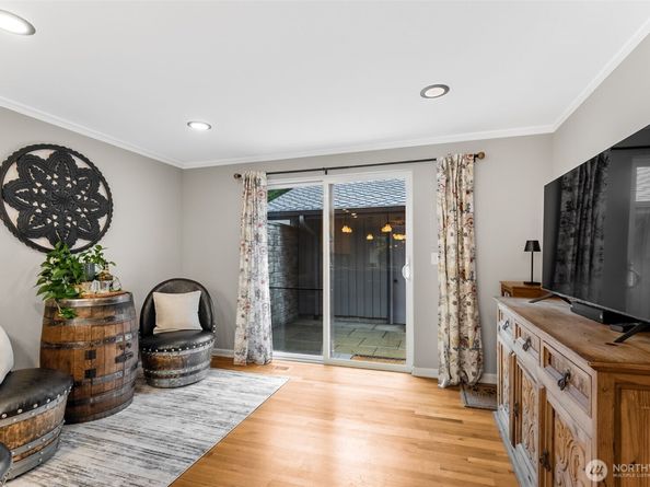 6524 NE 171st Place, Kenmore WA 98028