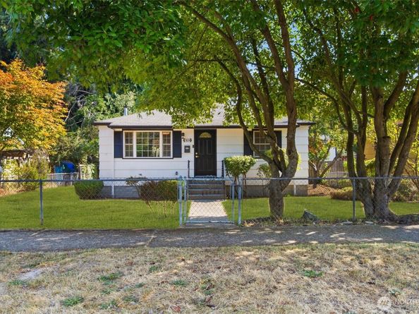 3624 48th Avenue SW, Seattle WA 98116