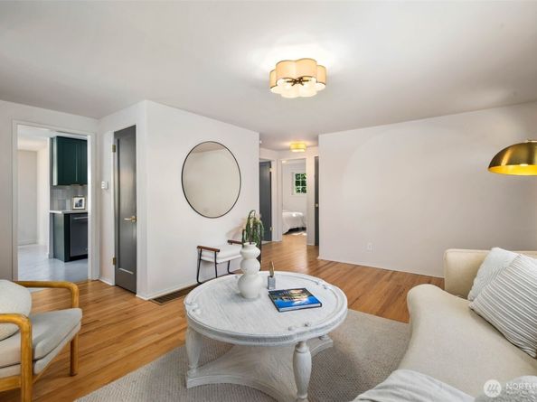 3624 48th Avenue SW, Seattle WA 98116