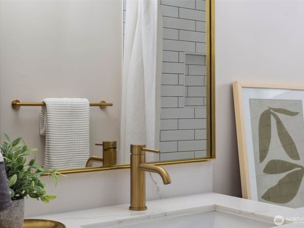 3624 48th Avenue SW, Seattle WA 98116