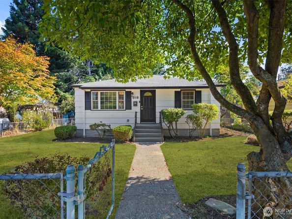 3624 48th Avenue SW, Seattle WA 98116