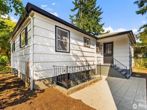 3624 48th Avenue SW, Seattle WA 98116