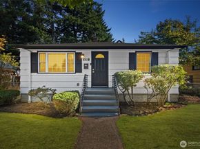 3624 48th Avenue SW, Seattle WA 98116