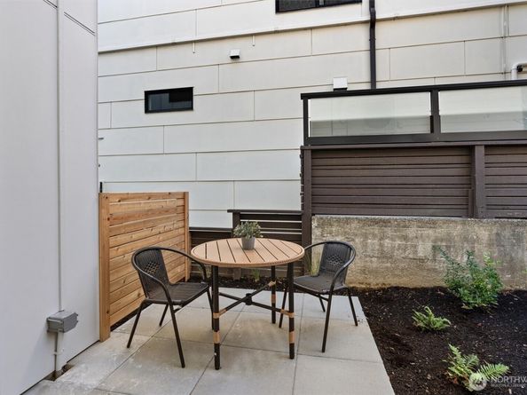 2214 Broadway E B, Seattle WA 98102