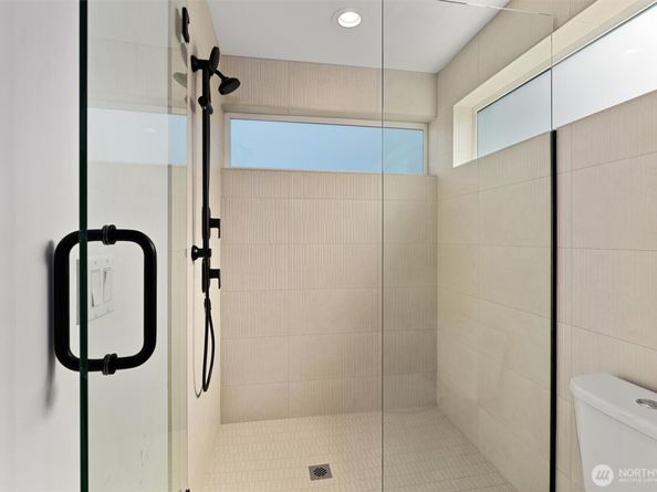 2214 Broadway E B, Seattle WA 98102