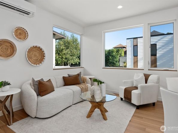 2214 Broadway E B, Seattle WA 98102