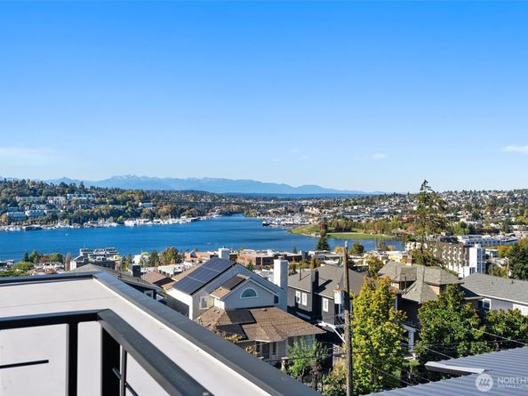 2214 Broadway E B, Seattle WA 98102