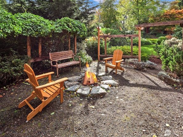 10514 SW 110th Street, Vashon WA 98070