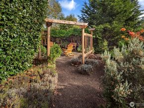 10514 SW 110th Street, Vashon WA 98070