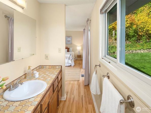 10514 SW 110th Street, Vashon WA 98070