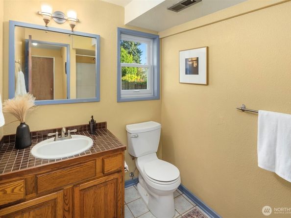 10514 SW 110th Street, Vashon WA 98070