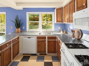 10514 SW 110th Street, Vashon WA 98070