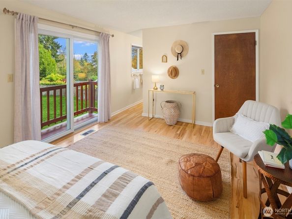 10514 SW 110th Street, Vashon WA 98070