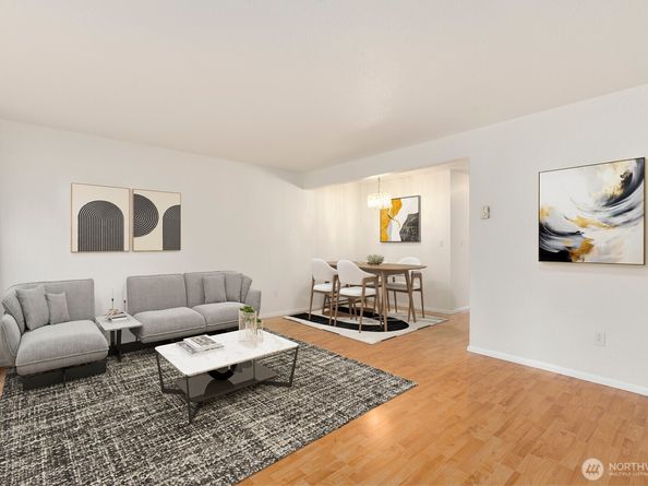 5722 122nd Place SE 235, Bellevue WA 98006