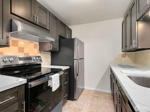 5722 122nd Place SE 235, Bellevue WA 98006