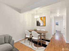 5722 122nd Place SE 235, Bellevue WA 98006