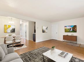 5722 122nd Place SE 235, Bellevue WA 98006