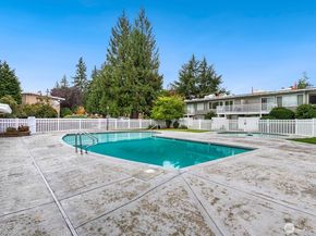 5722 122nd Place SE 235, Bellevue WA 98006