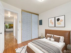 5722 122nd Place SE 235, Bellevue WA 98006