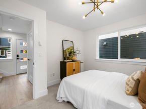 322 B N 84th Street, Seattle WA 98103