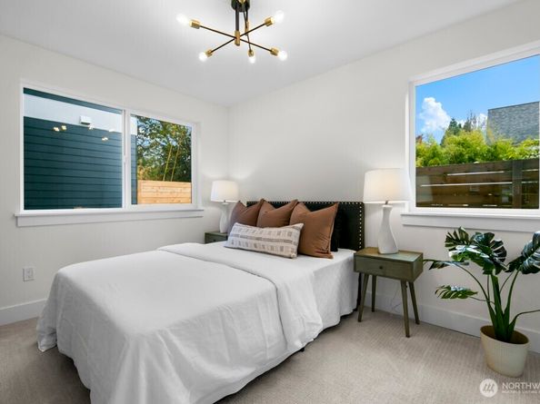 322 B N 84th Street, Seattle WA 98103