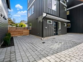 322 B N 84th Street, Seattle WA 98103