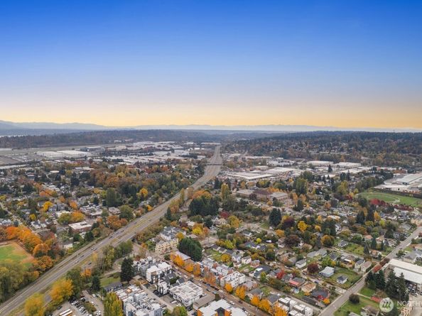 546 S Cloverdale Street D, Seattle WA 98108