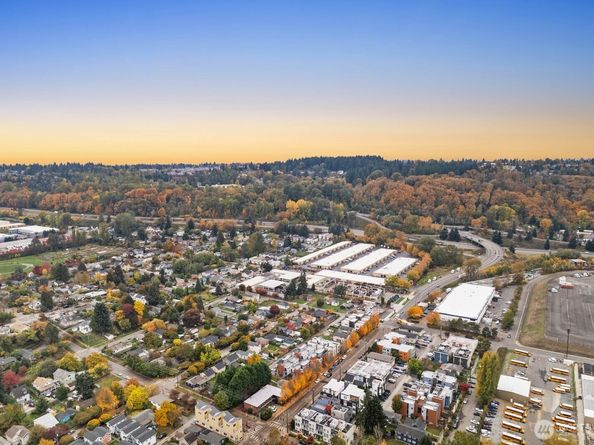 546 S Cloverdale Street D, Seattle WA 98108