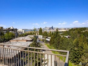 3221 SW Avalon Way 207, Seattle WA 98126