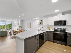 3221 SW Avalon Way 207, Seattle WA 98126